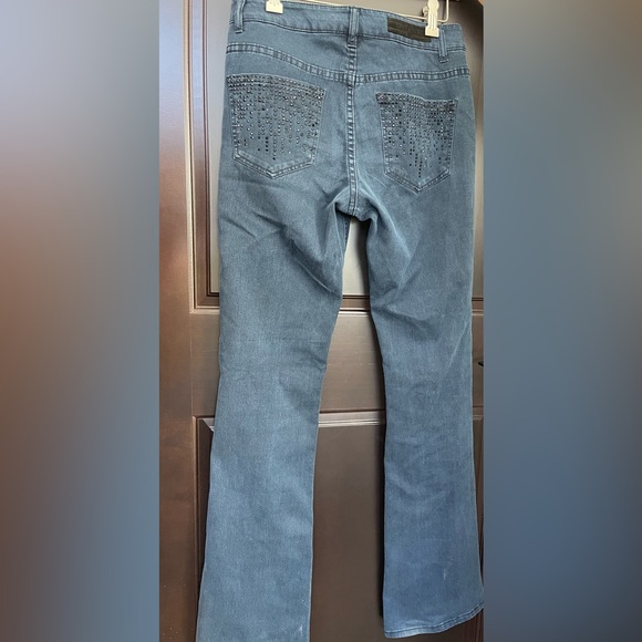 Liverpool Jeans Lucy’s Bootcut with Beautiful Embellishments on the back pockets - Picture 8 of 8